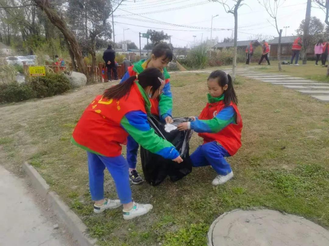 春风十里，不如学雷锋的你——双流区九江小学开展学习雷锋活动