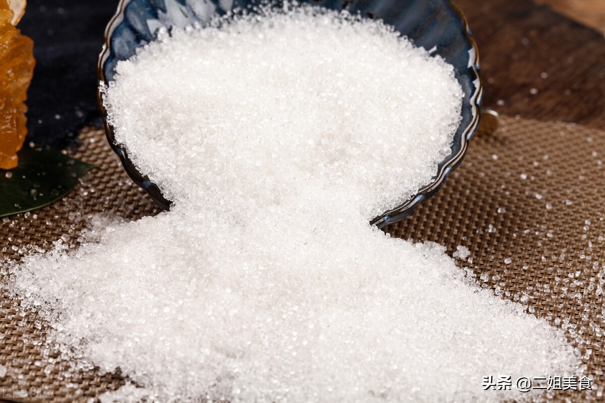 白糖不仅可以做菜，还有这4个用法，很多人不知道，看完厨艺更好