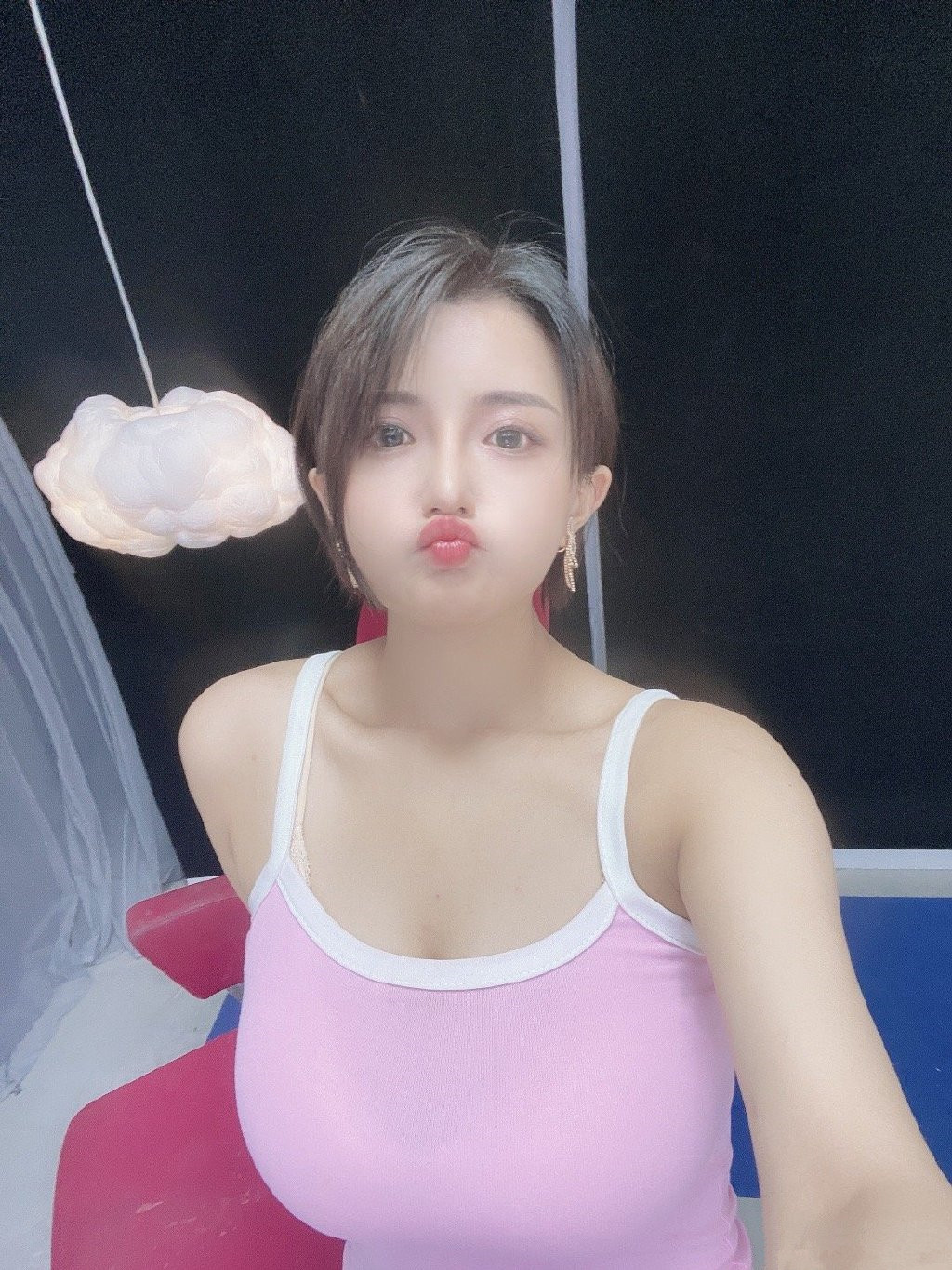 Liquid medicine elder brother abandons renascent qualification, however the perfect figure that indulge ancient A plunges into, sad beauty closes the hero