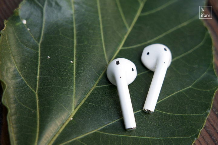 新 AirPods 评测：我戴了 24 小时，体验到这 6 大变化丨模范评测