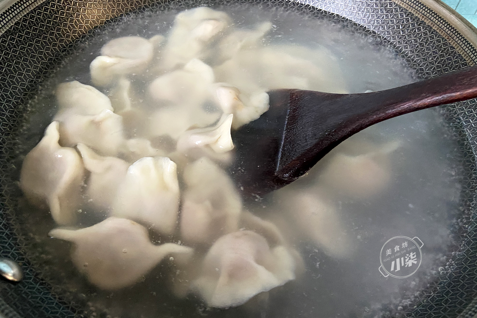 图片[17]-牛肉饺子这样调馅太好吃了 再贵也要吃 做法简单味道鲜香 解馋-起舞食谱网