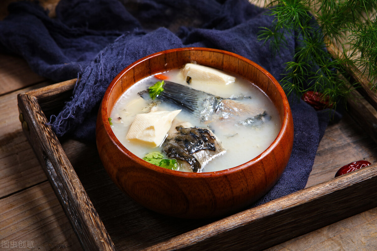 燉魚湯時，別直接下鍋，多加1步，魚湯香醇奶白還沒有腥味