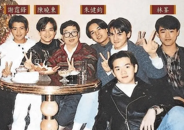 谢霆锋颜值被低估？小鲜肉和他合影颜值跟不上，网友：纯天然颜值