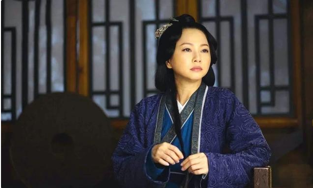 刘玉翠年过五旬至今未婚，秦岚为不婚族，吴君