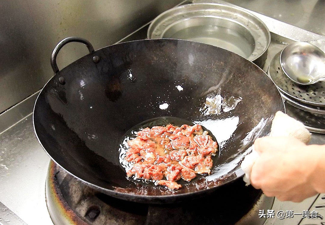 图片[8]-【葱爆牛肉】做法步骤图 关键腌制要入味 厨师长分享饭店腌制-起舞食谱网