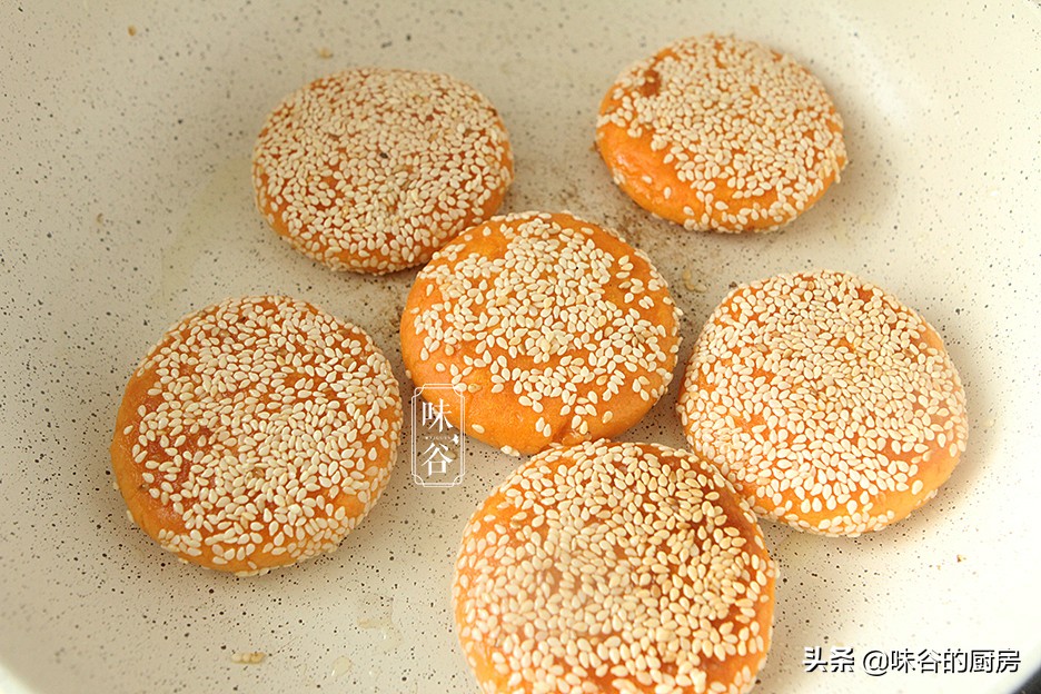 早餐饼新吃法，加1个红薯，不揉面不发面，香甜好吃，营养又顶饱