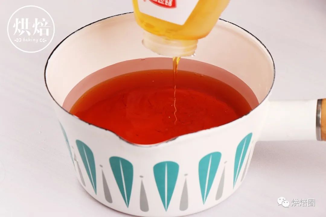 看起来一个能卖一百的水晶粽 实际上是做月饼剩下的糖浆做的