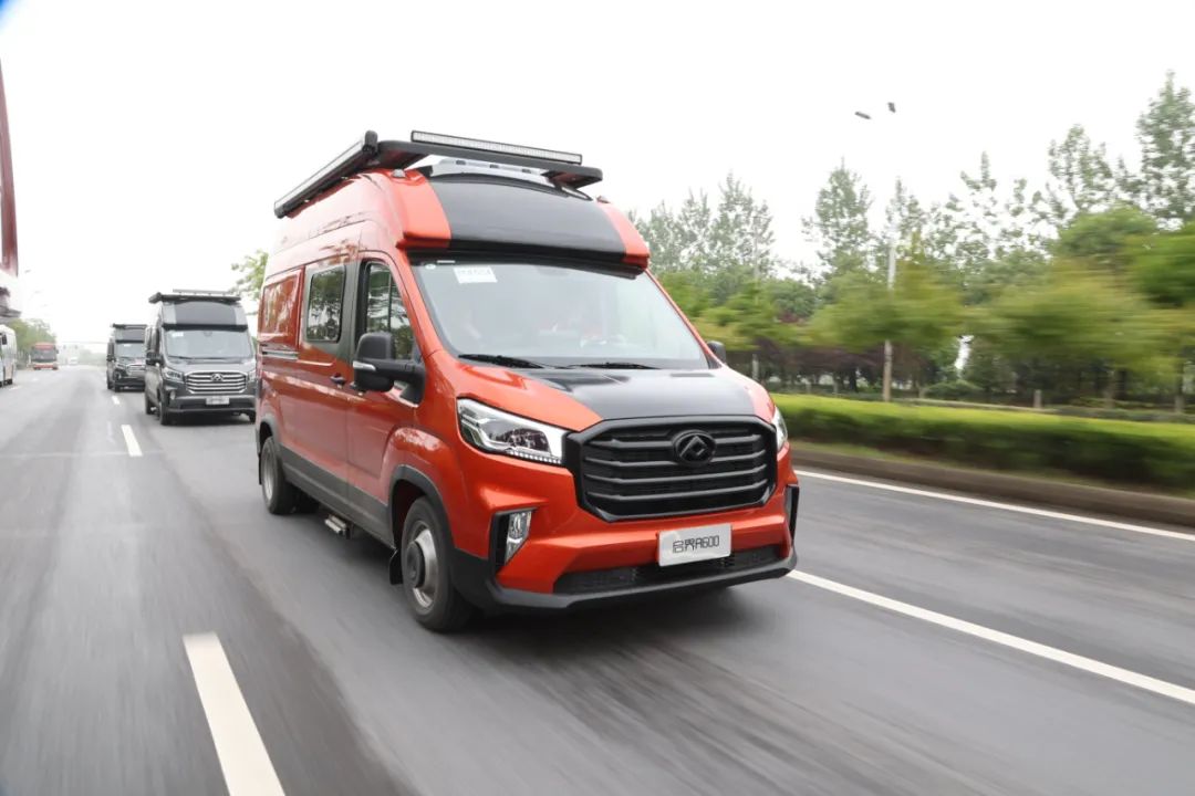 瑞弗启界R600 上汽大通V90底盘 空间堪比C型 内外豪华符合年轻人审美