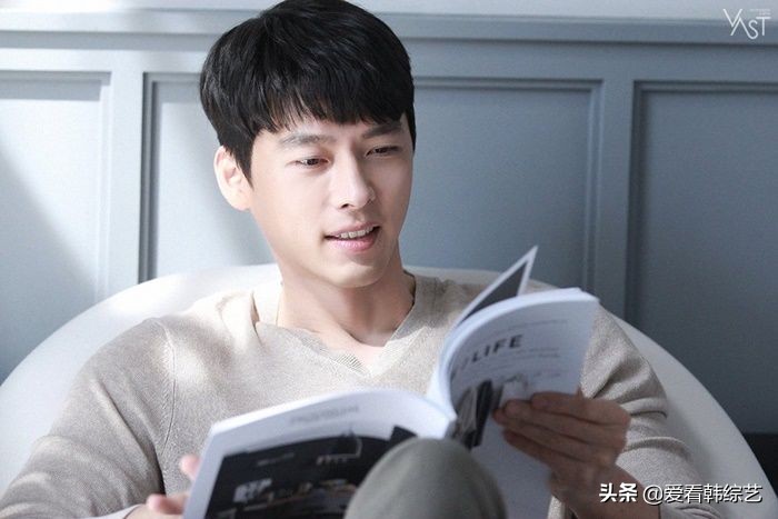 玄彬拍摄美容产品的幕后照片公开，眼神和微笑