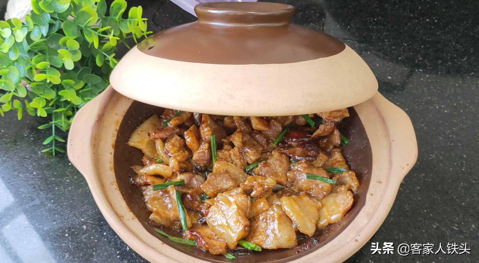 廣式生焗肉片真叫一個香，做法簡單，6分鐘出鍋，香嫩好吃又下飯