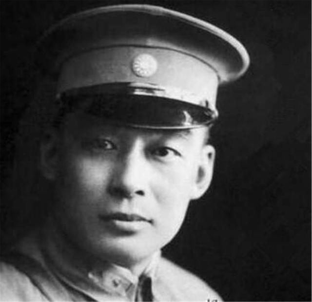 老父亲到部队去看儿子，让你们军长过来见我，