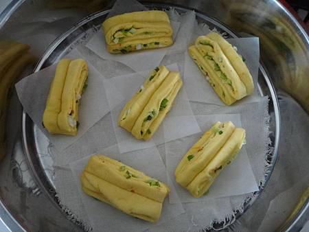 When steaming condensed milk steamed buns, it is wrong to only add yeast. If you add these two more, the steamed buns are fragrant, soft and chewy.