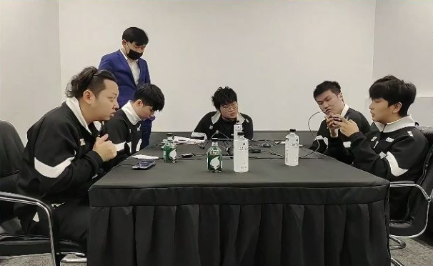 Did RNGM20000000 buy a loneliness? Feline god insanity drops a point, be long is sincere Chu Chen not quite sweet? 