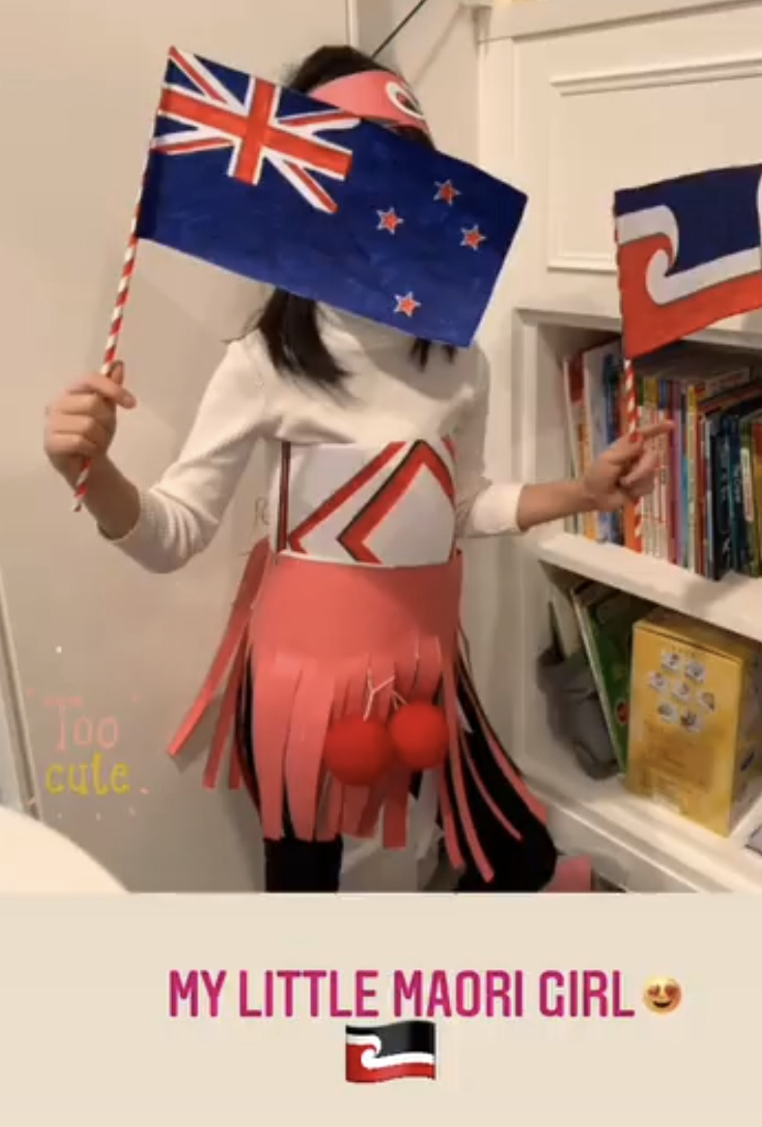 王力宏妻子李靚蕾專心帶娃，與三個兒女做手工，未受周群言論影響