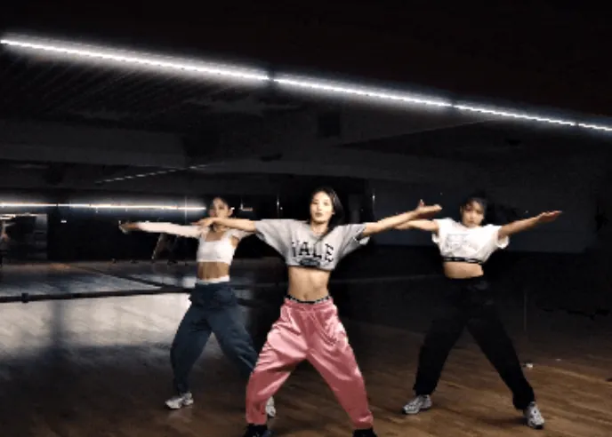 YG新女团真的顶得上10个JENNIE吗;JYP新女团有望登上TOP位?