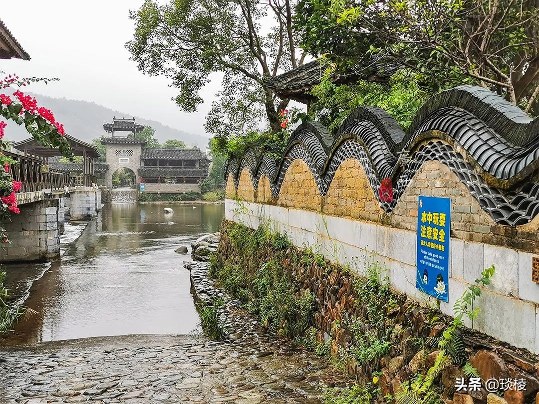 The owner spent 11 years investing 400 million yuan to build an ancient village with very few tourists
