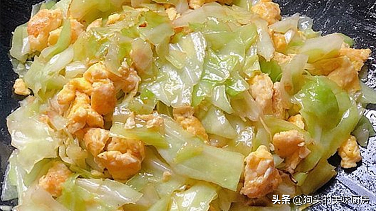 最爱素包子的这个馅，颜色翠绿不发黄，香而不腻，清淡美味吃不腻