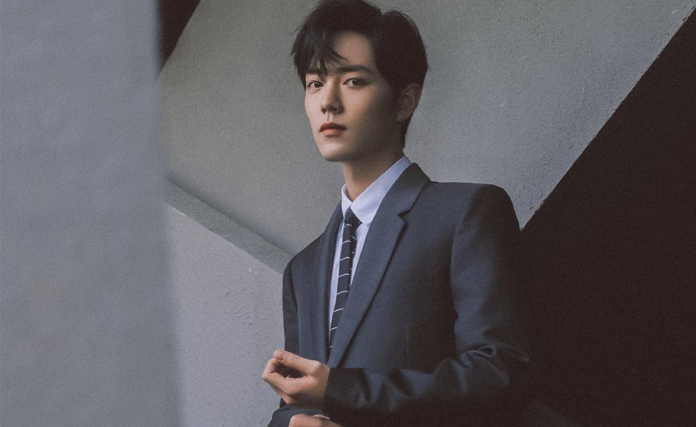 227风波过后：肖战成了“评论家”，工作室改发