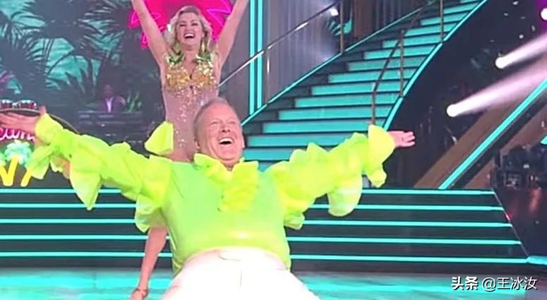 又是金发美女，特朗普最新发言人火了，还是大