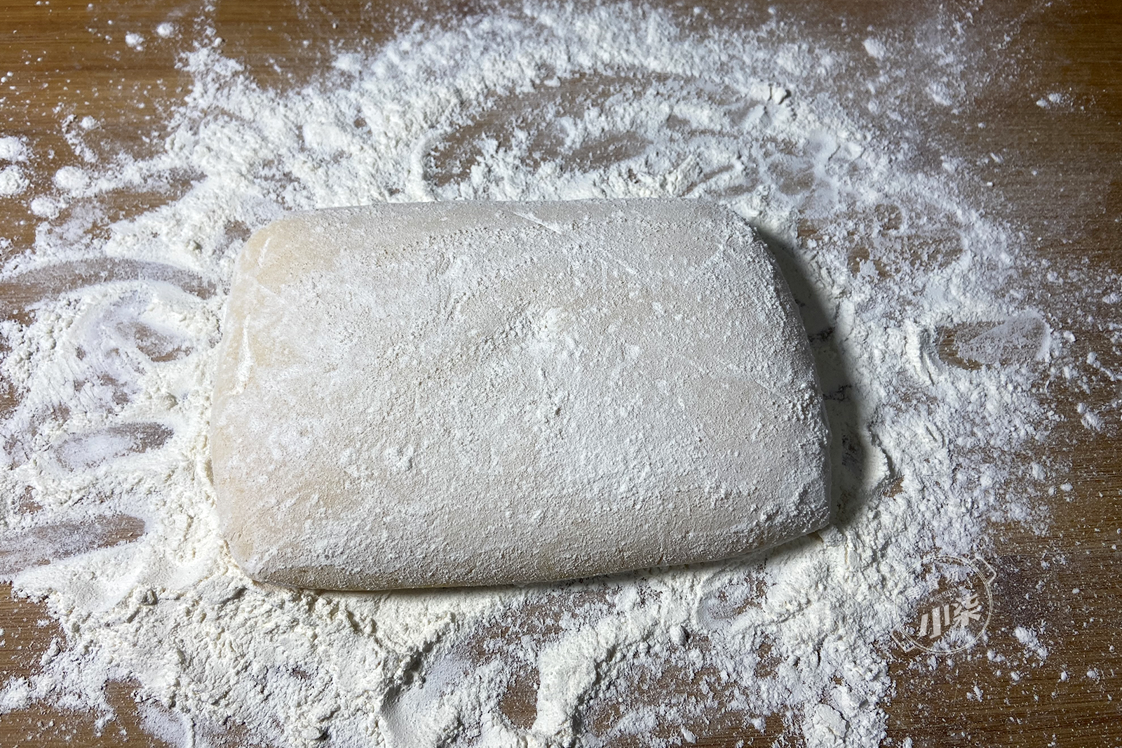 2個紅薯，1碗糯米粉，不烤不油炸，簡單一做，軟糯香甜又多層