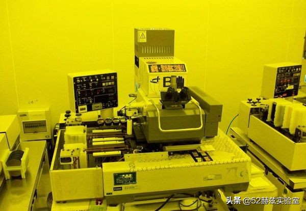 90%市場被國外壟斷，半導體材料光刻膠為何如此重要？