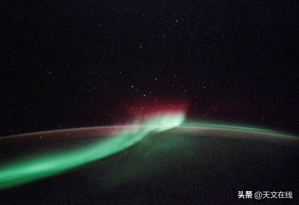 美国宇航局从漂亮的太空中，发现了有史以来最美的极光