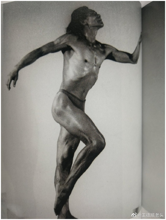 85岁王德顺健身，表情凶狠荷尔蒙旺盛，妻子时尚