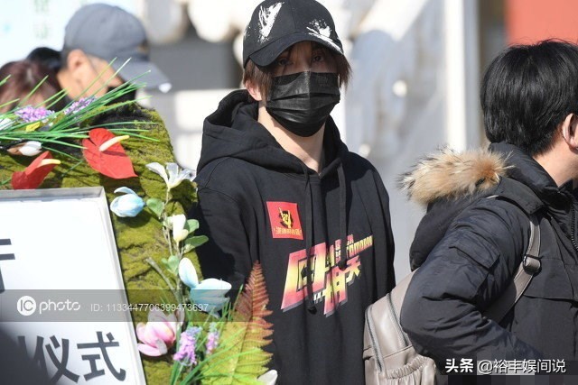 Star of congregation of Zhao Yingjun mourn over a person's death is sent off! The spot is filled up with " guitar " wreath, phonate of Xue Zhiqian cry bitterly