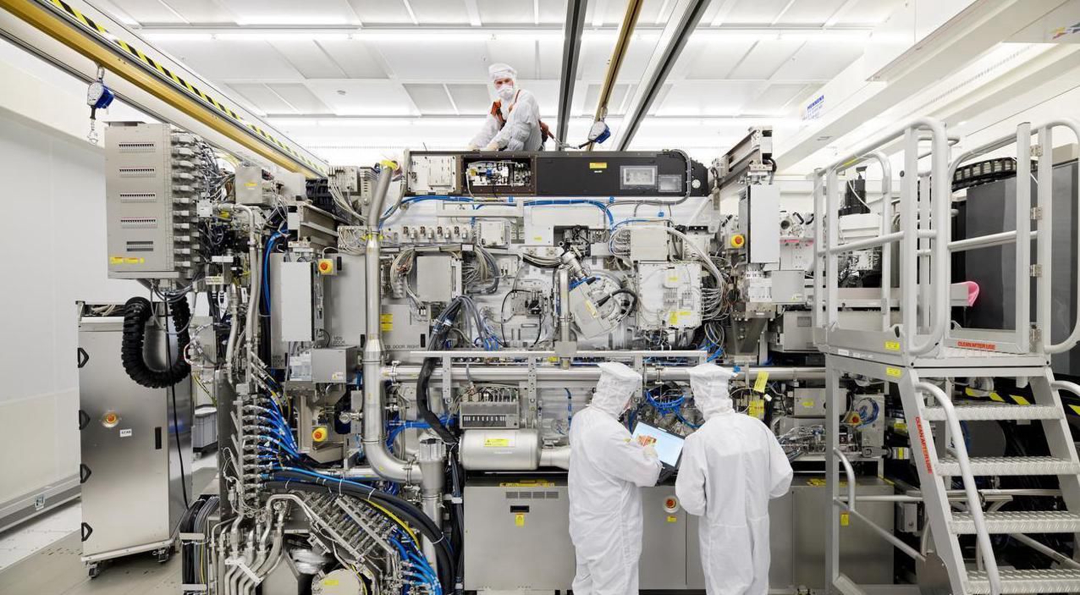 将切断全球芯片供应，美国断供再升级，华为面