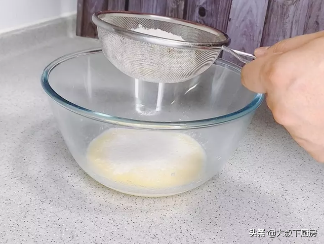 芋头控的最爱！大叔教你改良版芋泥蛋糕，香甜松软，比奶油热量低