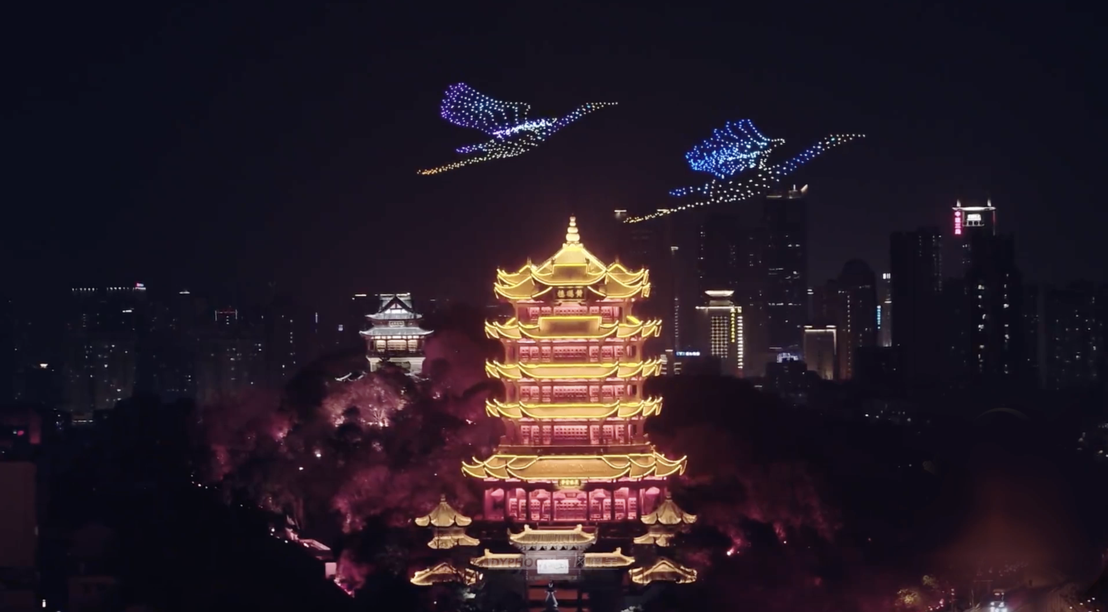 雙鶴赴瓊樓，大風(fēng)寰宇1000架無人機(jī)表演拉開全民詩詞熱愛季