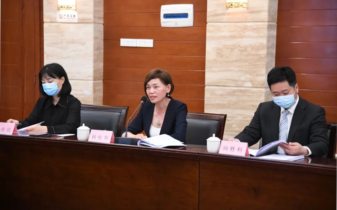 市五届人大常委会举行第四十四次会议《怀化市机动车停车条例（草案）》进入二审阶段