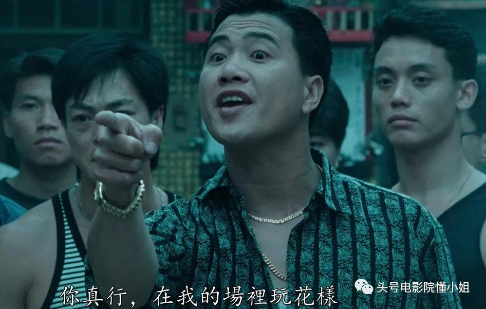 63岁万梓良收徒用钱敲头,做大哥人戏合一,改变周星驰林家栋命运
