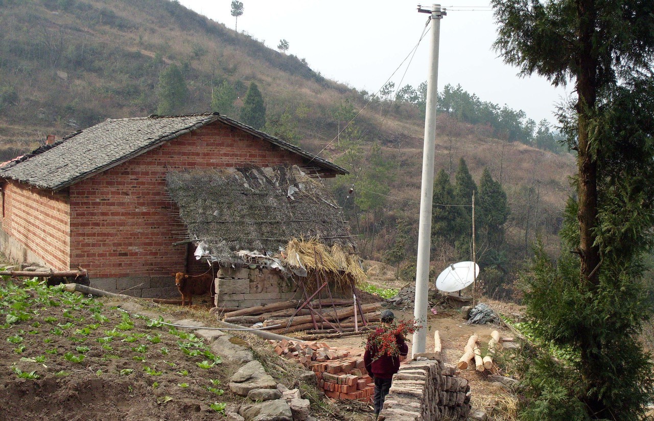 农村住房安全需要引起普遍关注，不能因为规范空白而留下管理真空
