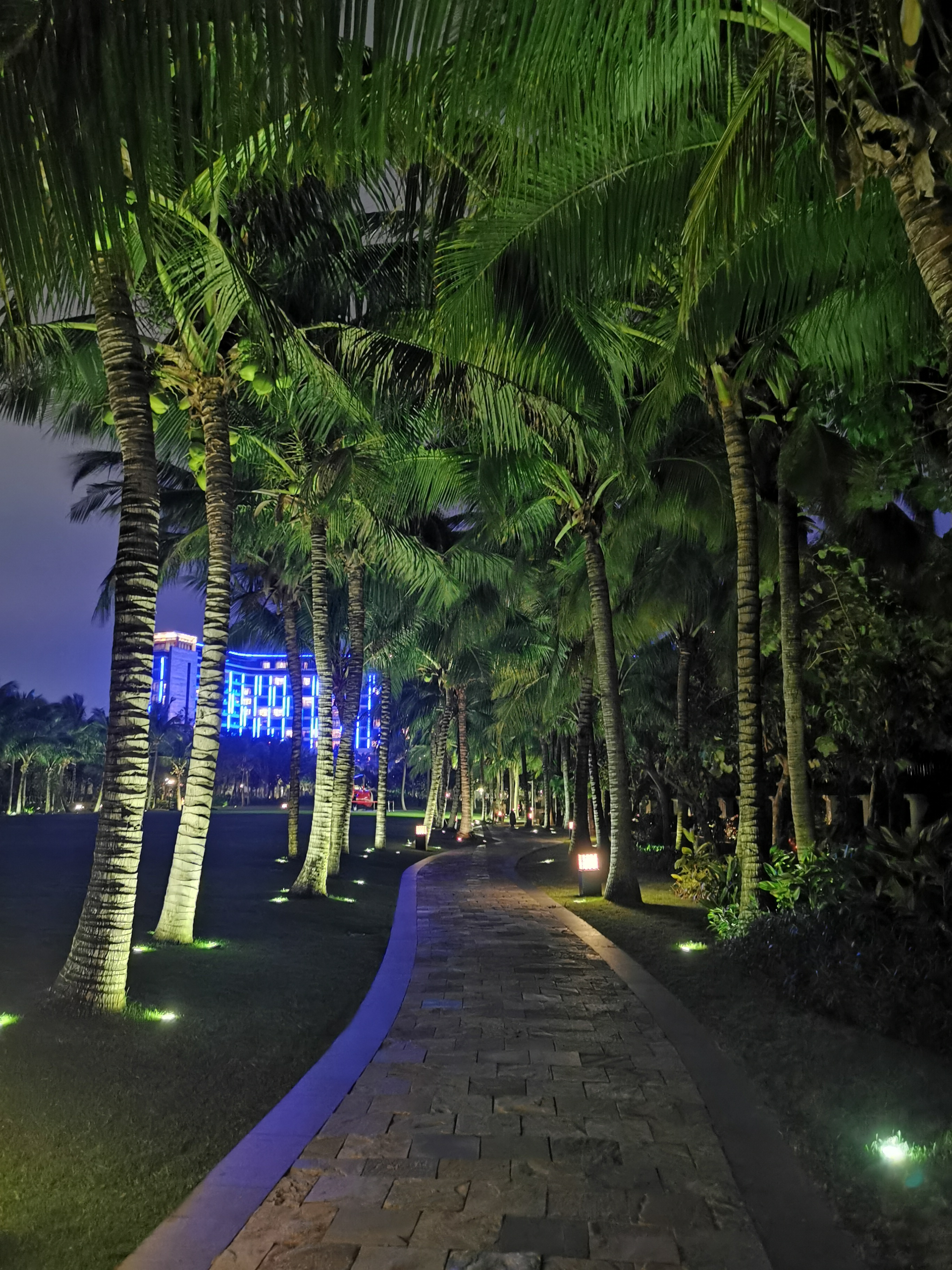 三亚旅行，海棠湾藏着的法兰西秘境，享受悠闲慢生活