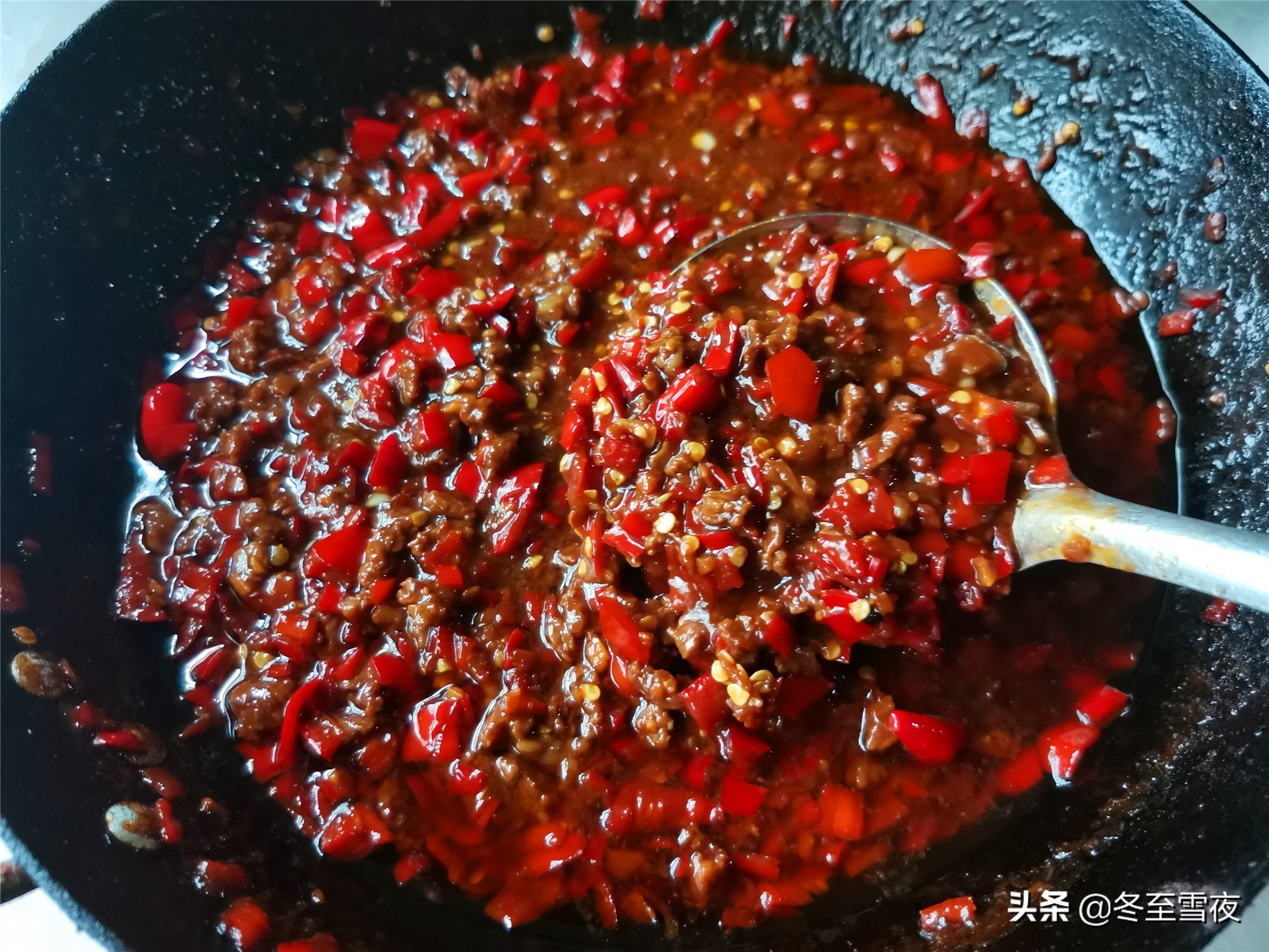 In autumn, it’s the time to make beef sauce. I will teach you how to make northeastern beef chili sauce instead of going to the supermarket.