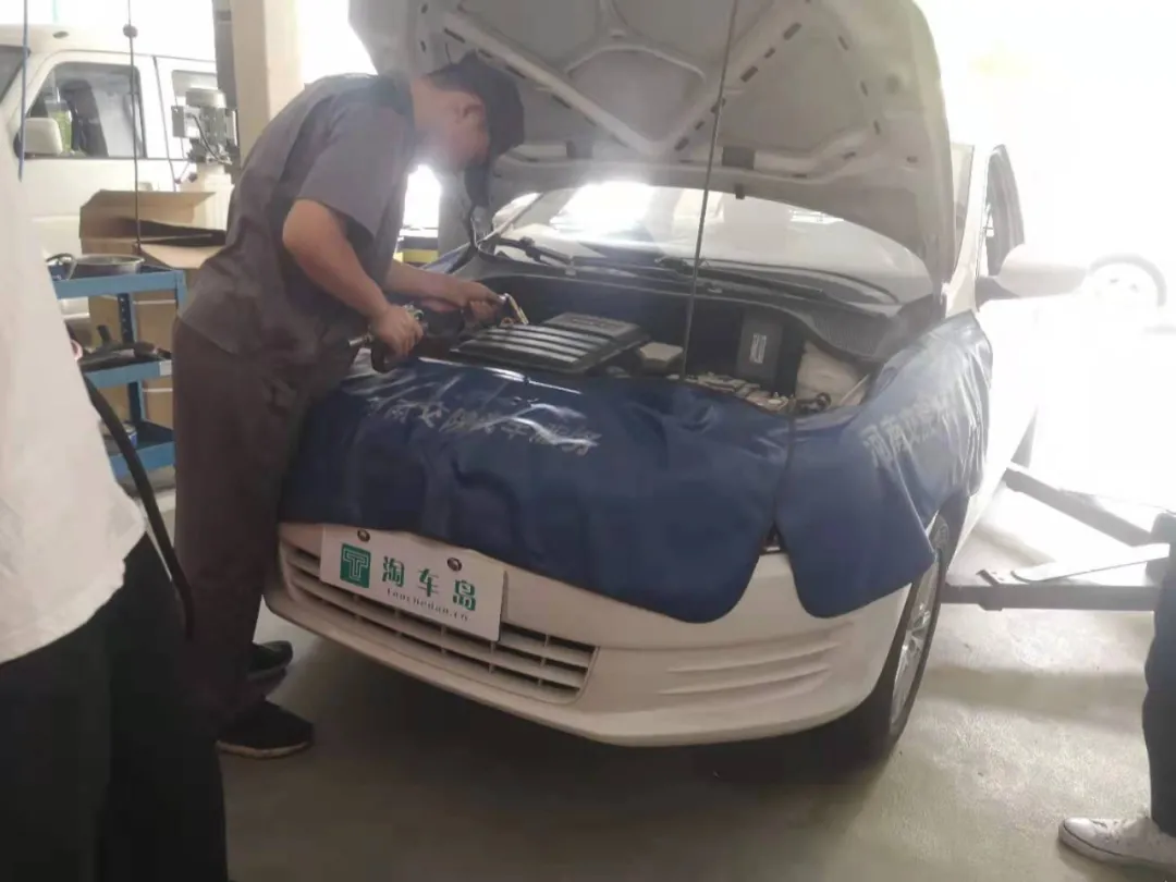 一位将要去实习的同学,自己攒了四万多块钱淘了一台二手桑塔纳