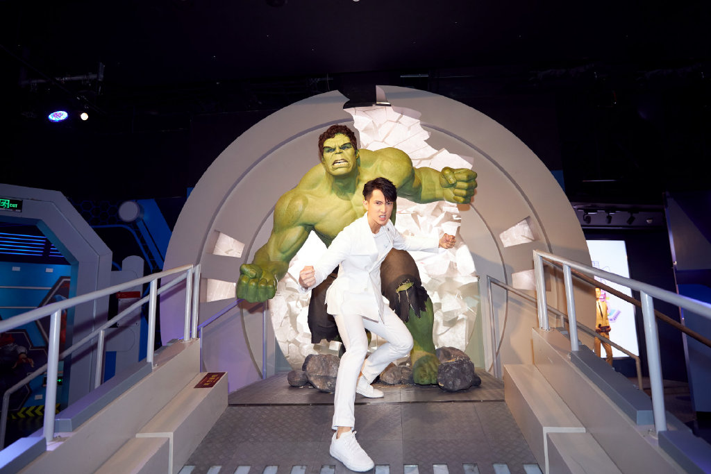 吳尊入駐蠟像館，成館內首尊仿生臂肌蠟像，和自己掰手腕一較高下