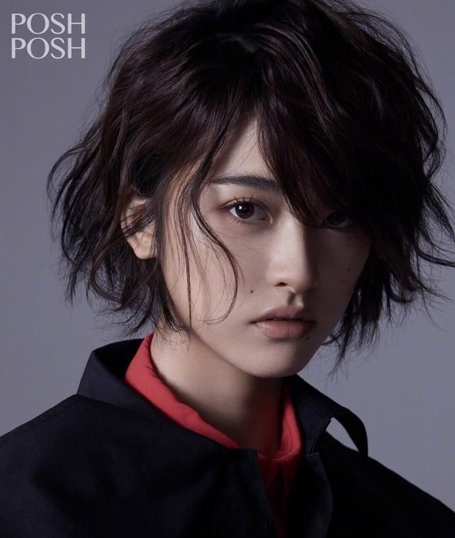 沈月新杂志大变脸，顶鸡窝头被称撞脸杨丞琳，鼻梁像插钢筋疑整容