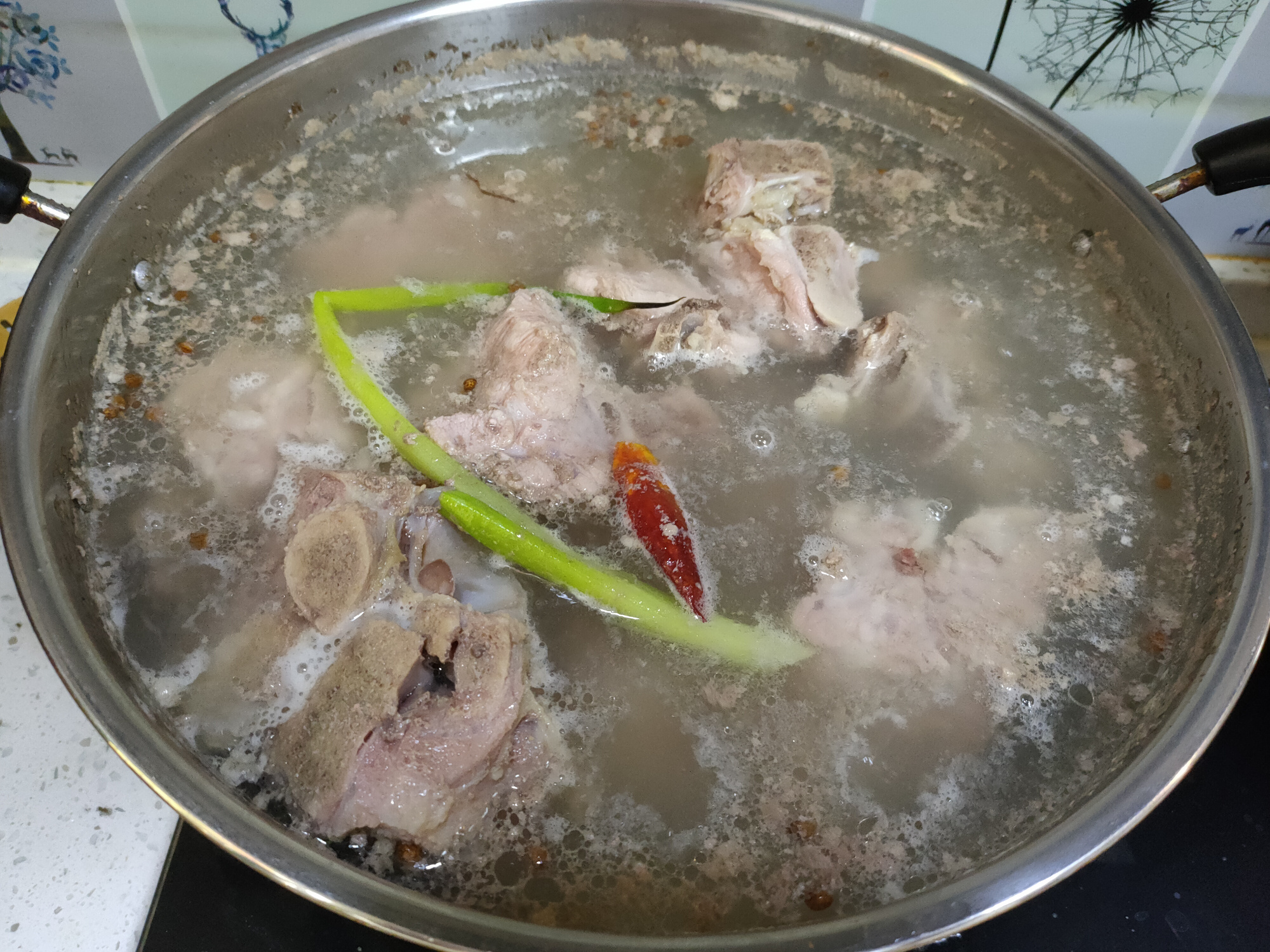 买排骨时，聪明人专挑这两个部位，肉多骨少，一斤才10元左右