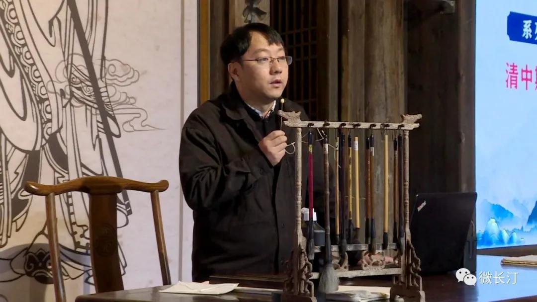 ãæ¸ä¸­ææ±å·æäººä¹¦ç»å®¶çæ¢è±æèãä¸é¢è®²åº§å¨å§é¾ä¹¦é¢è®²åå¼è®²