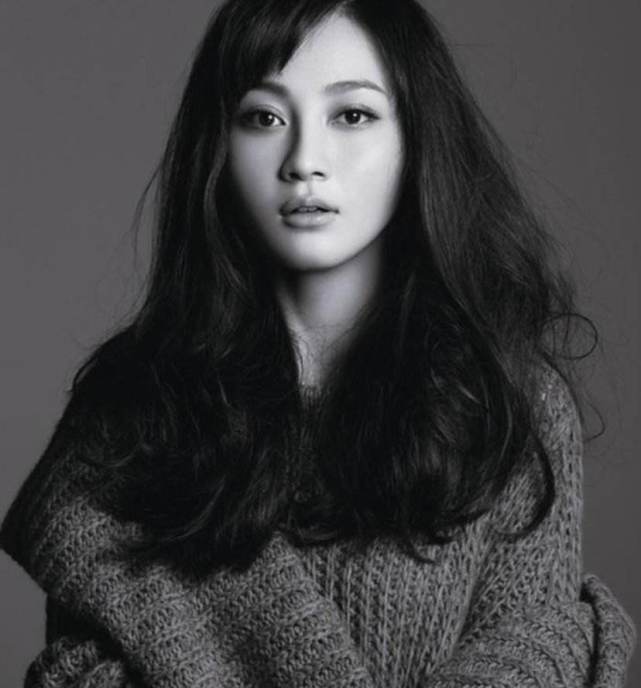 姚笛与富商老公宴请亲友，离开时夫妻俩与亲友