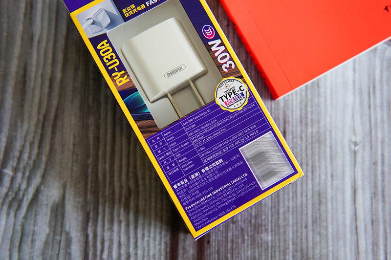 迷你便攜，充電更安全：REMAX睿量30W迷你氮化鎵充電器體驗(yàn)