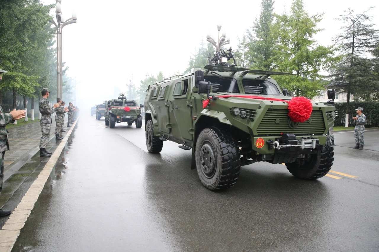 又一批三代猛士开上高原，不过普通一辆装甲车，为何令印度陆军十分羡慕