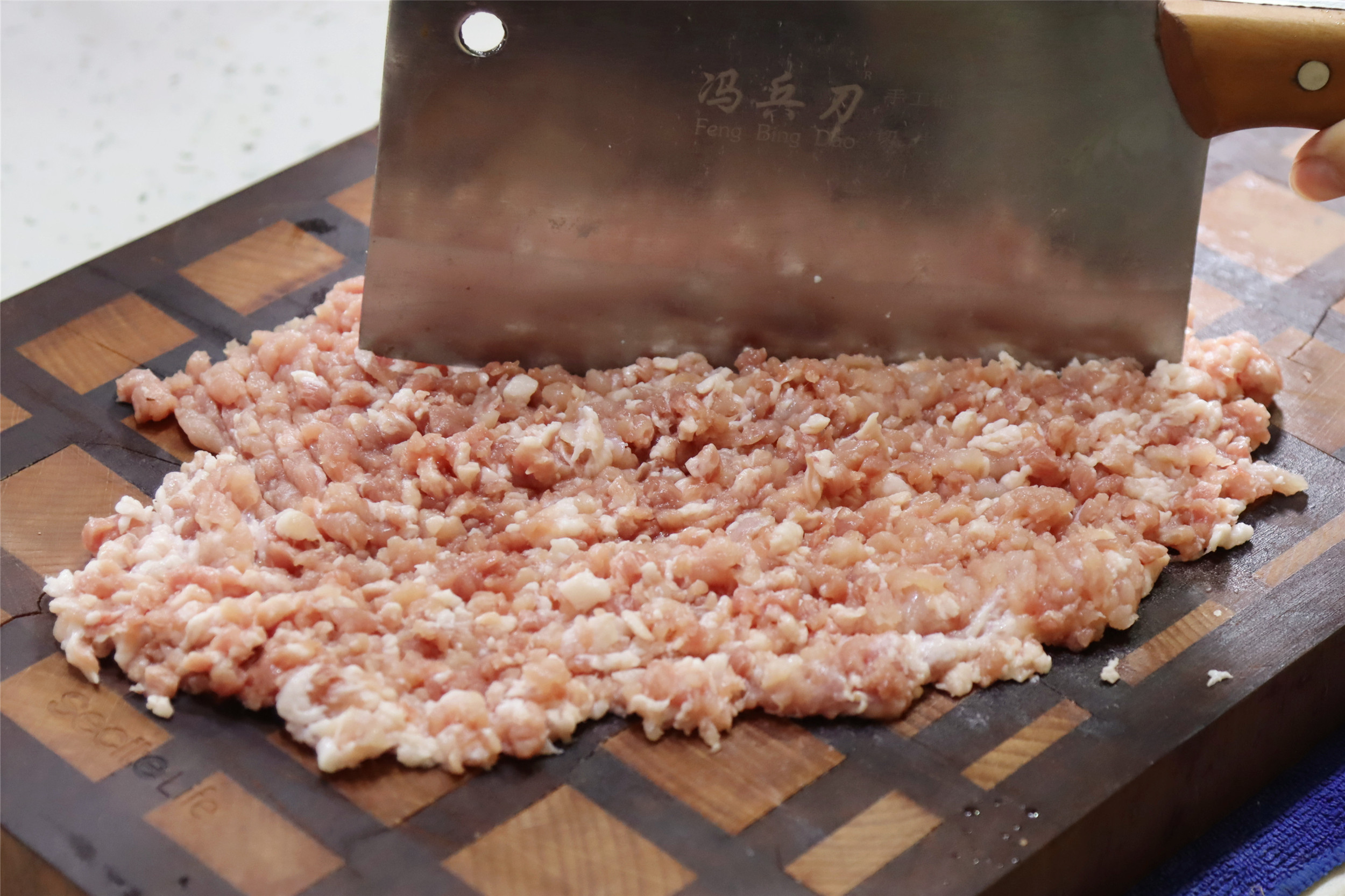 用猪肉做零食，在家自制“猪肉脯”，每一口都香喷喷的，老简单了