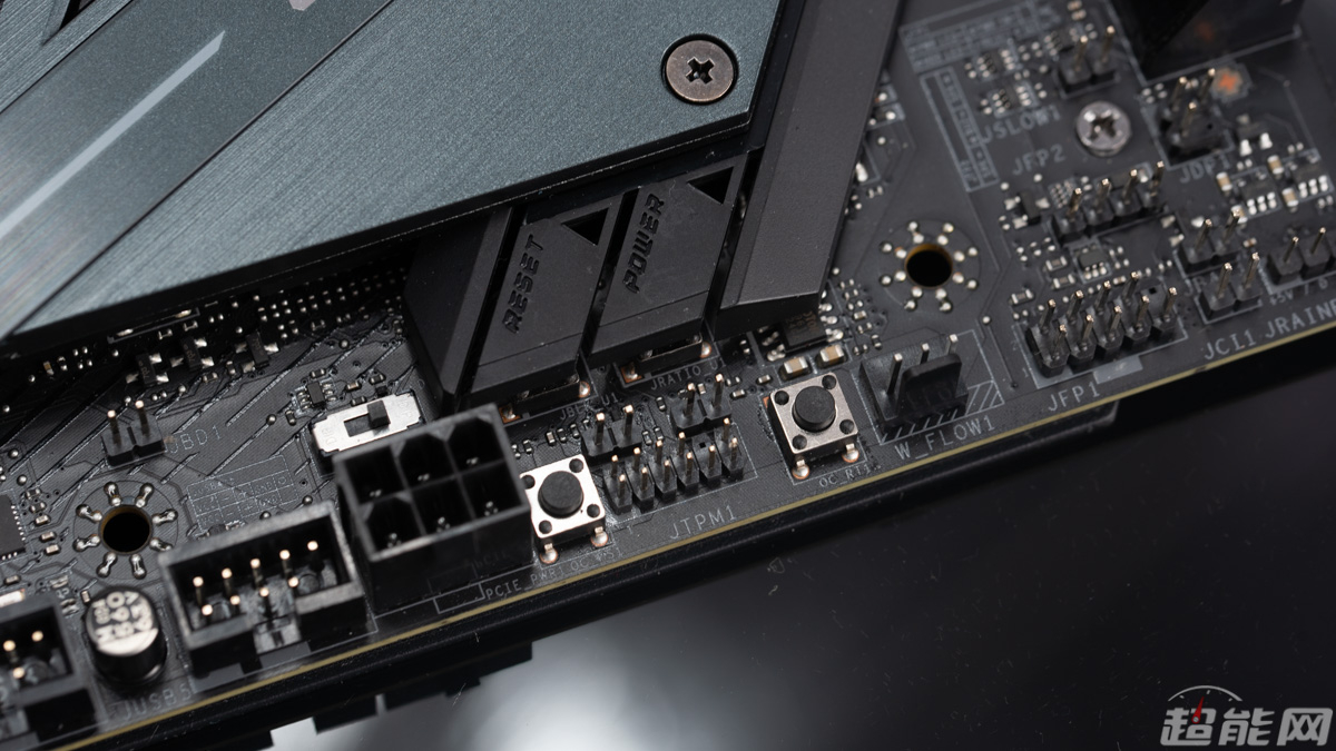 微星MEG Z490 GODLIKE主板评测：旗舰就该这样子