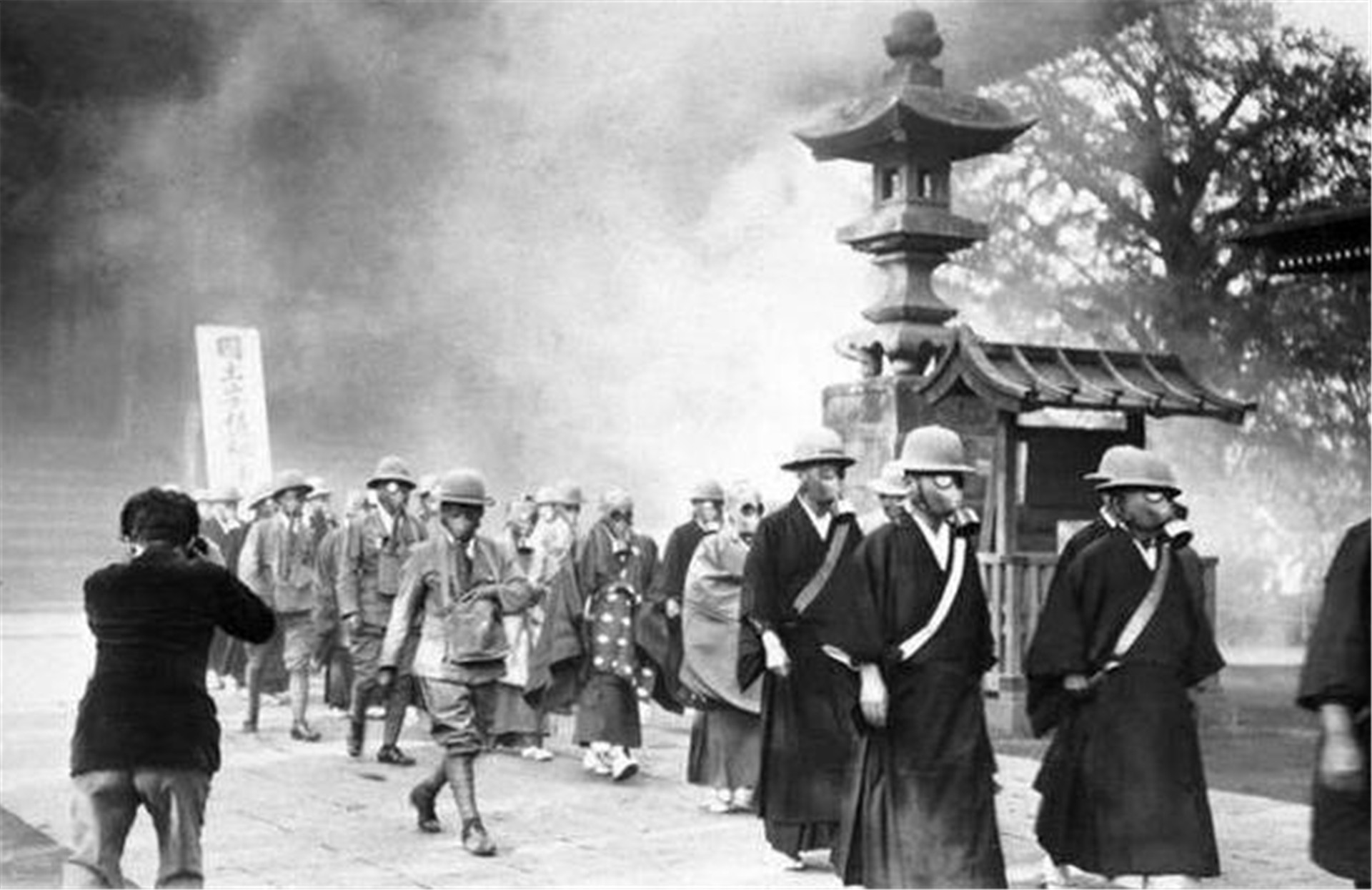 美国在日本投下原子弹，日本人为什么不恨美国