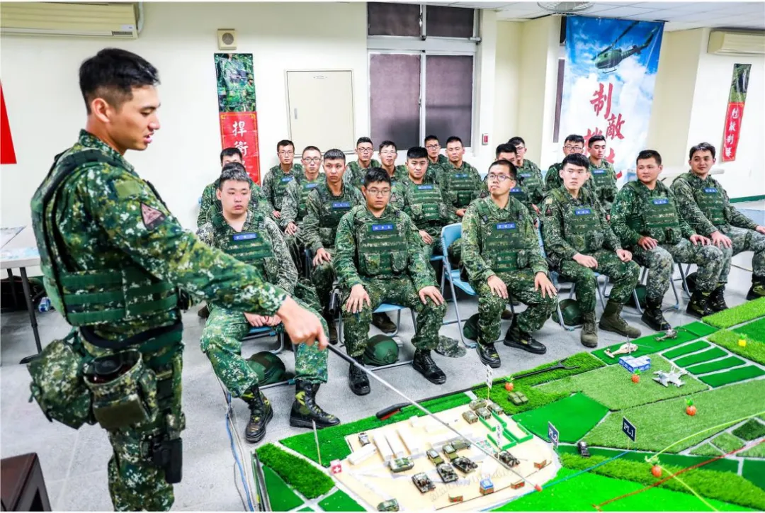 中国新型空降战车服役！在跨海峡作战中能发挥何种战术作用？