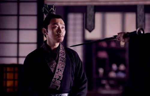 吕布的首席谋士陈宫：对刘备看不上眼，宁愿丢