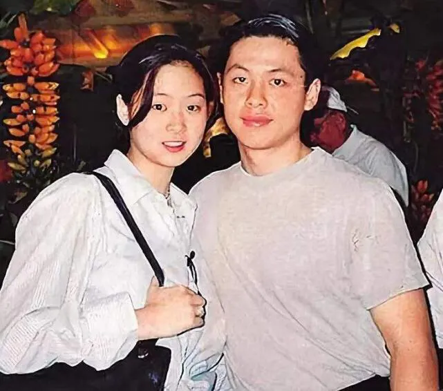 13岁就被富豪看上，花了6年终于追到手，婚后劳